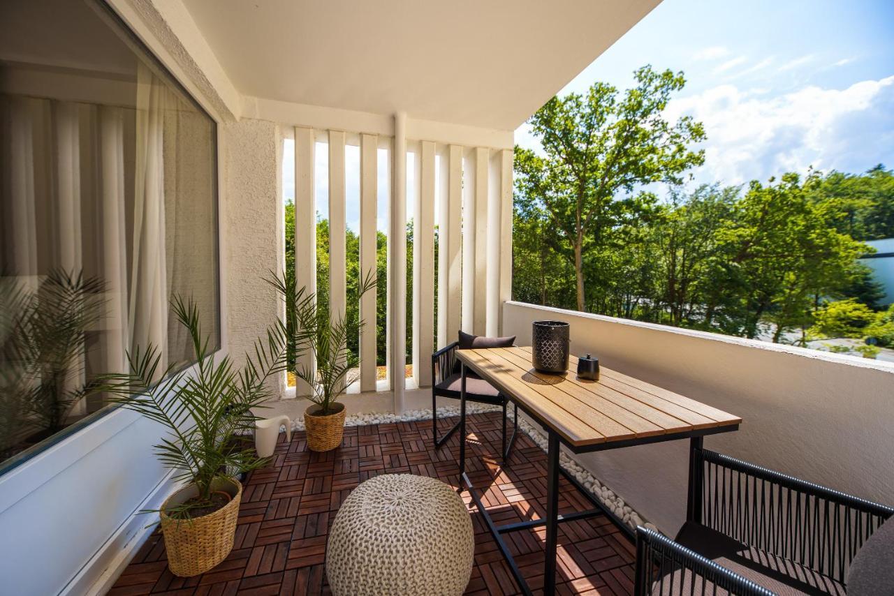 Staytona - Parkpl. - Balkon - Wlan - Netflix - Wfh Taunusstein Esterno foto