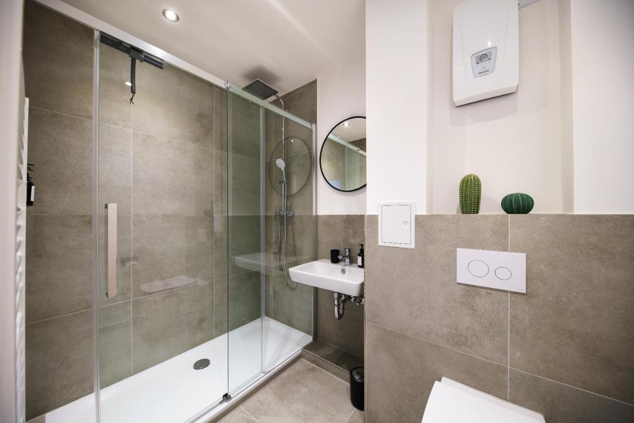 Staytona - Parkpl. - Balkon - Wlan - Netflix - Wfh Taunusstein Esterno foto